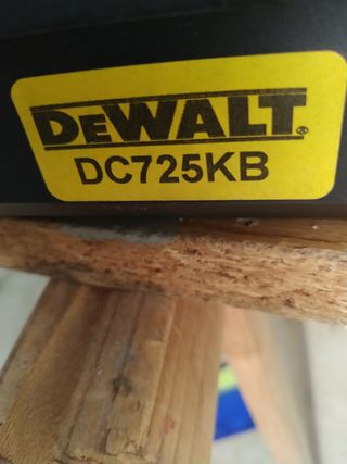 Maquina DeWalt taladro percutor
