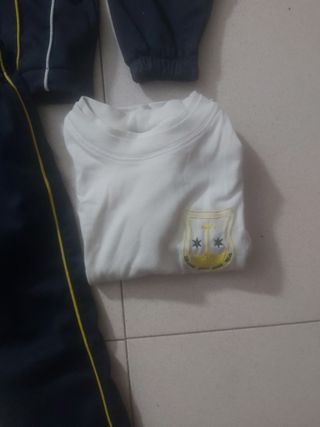 Armario ropero infantil blanco y amarillo