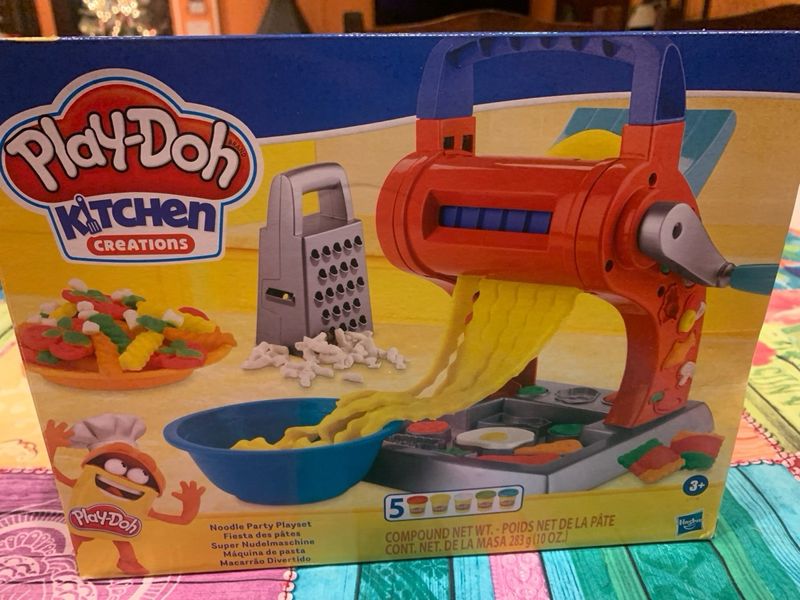 Juego Play-Doh Kitchen de pasta de segunda mano por 15 EUR en Soto