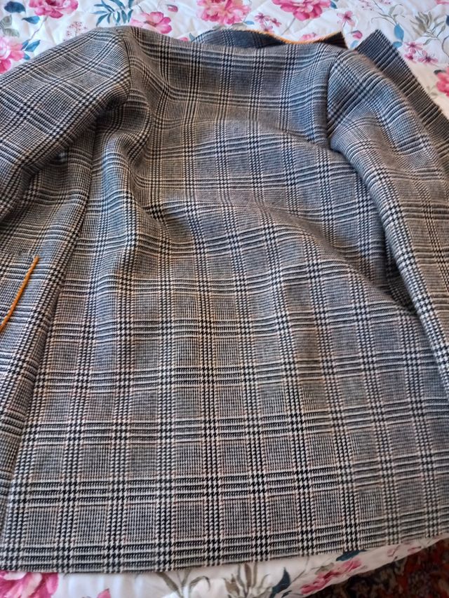 Cappotto a quadri con interno giallo