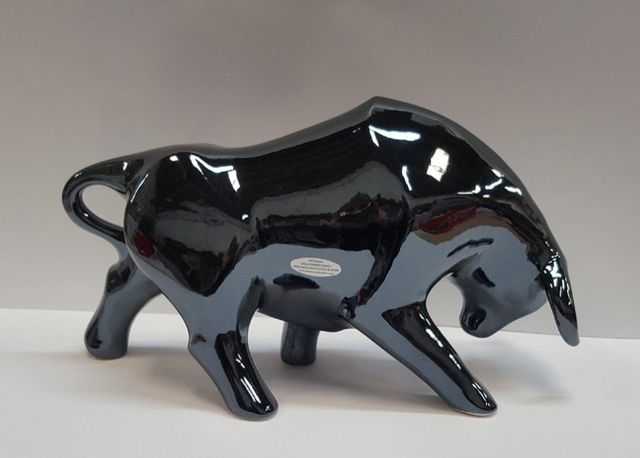 Toro de cerámica