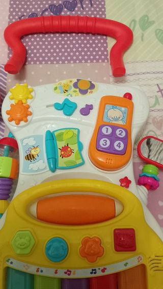 Andador bebé Juguettos marca Nenittos