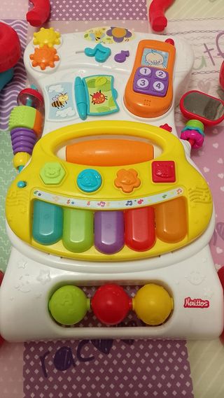 Andador bebé Juguettos marca Nenittos