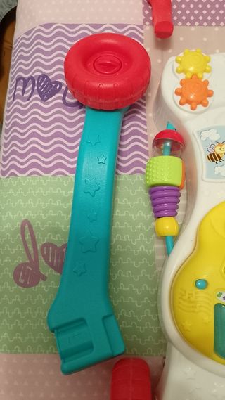 Andador bebé Juguettos marca Nenittos