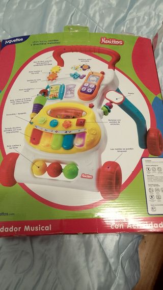 Andador bebé Juguettos marca Nenittos