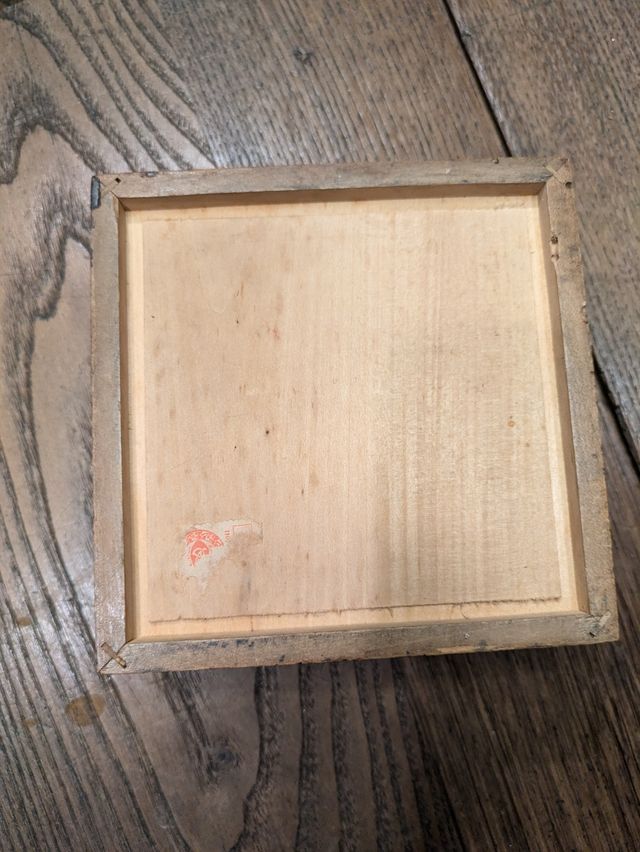 Caja madera marquetería vintage.
