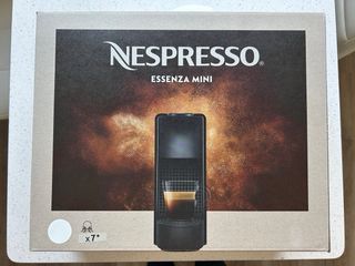 CAFETERA ESSENZA MINI NESPRESSO BLANCA