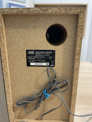 Equipo de musica con altavoces JVC