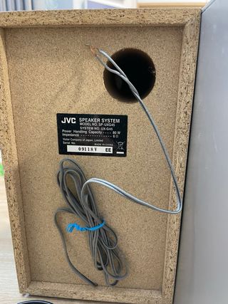 Equipo de musica con altavoces JVC