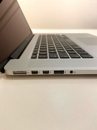 MacBook Pro 15" Retina (2013). Core i7 2.3 GHz SSD