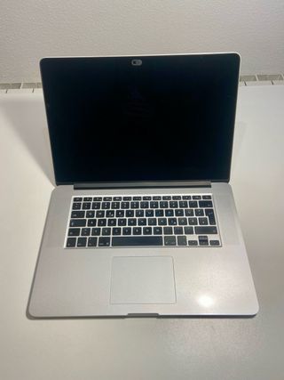 MacBook Pro 15" Retina (2013). Core i7 2.3 GHz SSD