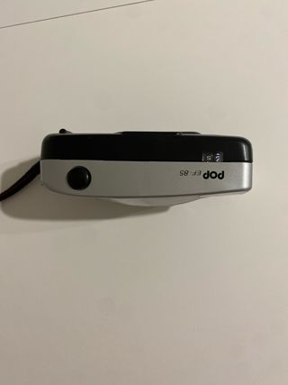 Cámara de fotos analógica Konica