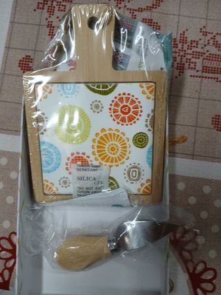 Tagliere e coltellino per formaggio 