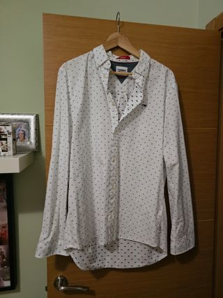 Camisa tommy jeans. nueva.precio no negociable