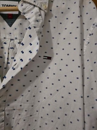Camisa tommy jeans. nueva.precio no negociable
