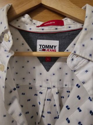 Camisa tommy jeans. nueva.precio no negociable