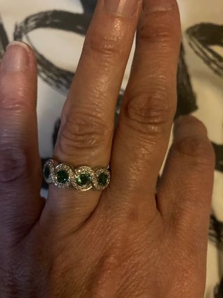 Sortija ORO BLANCO DIAMANTES Y ESMERALDAS