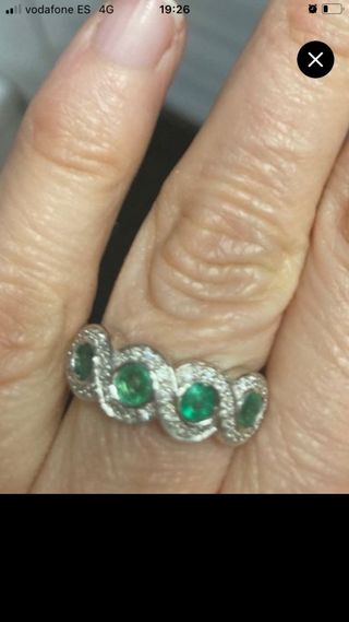 Sortija ORO BLANCO DIAMANTES Y ESMERALDAS