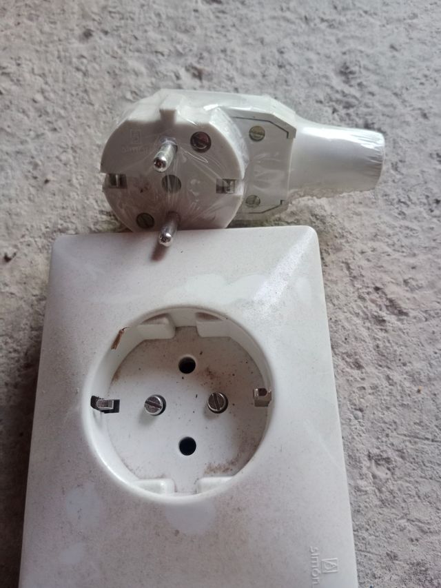 Enchufe Simon 25 Amperios