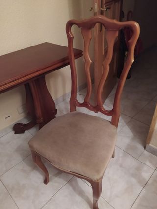 Mesa de salón isabelina y sillas