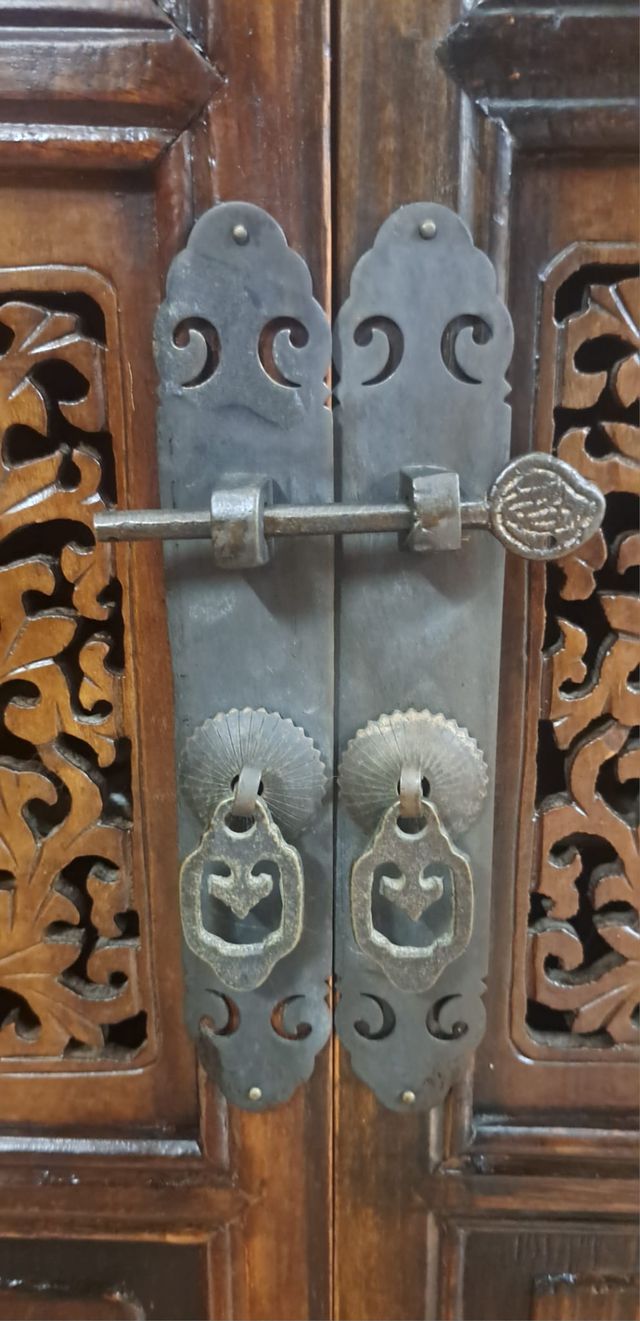 Mobili asiatici antichi.