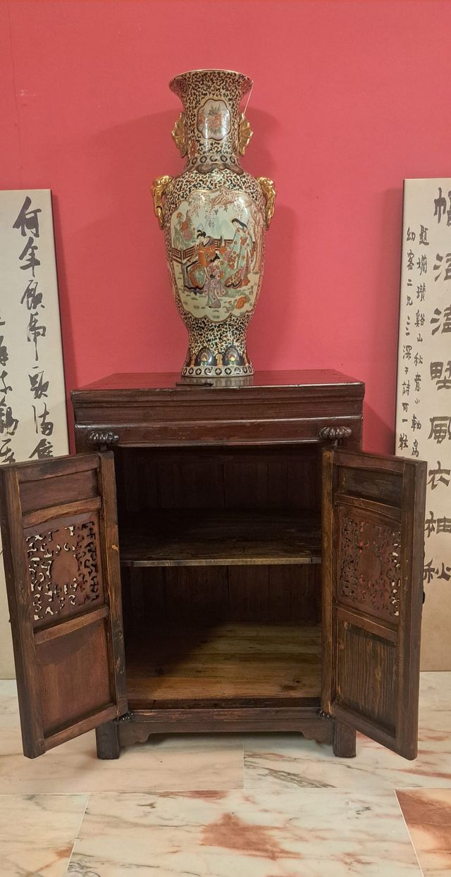 Mobili asiatici antichi.