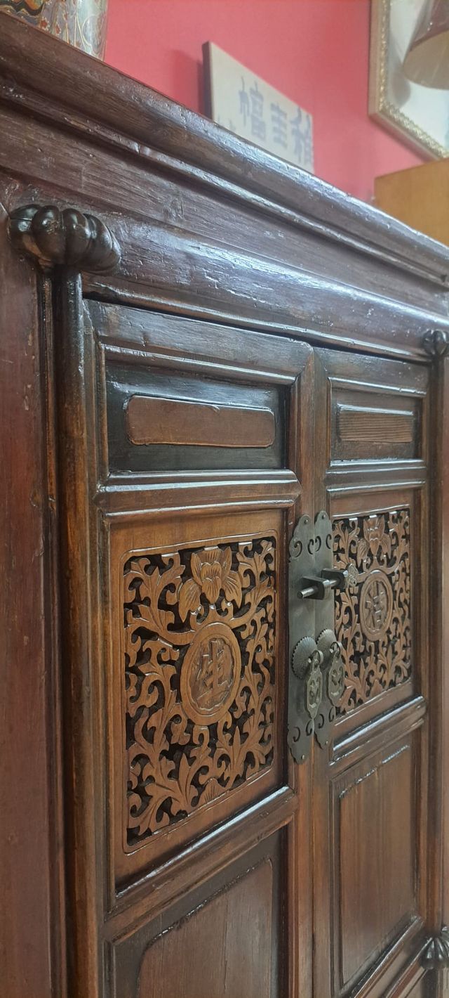 Mobili asiatici antichi.