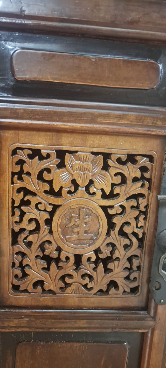 Mobili asiatici antichi.