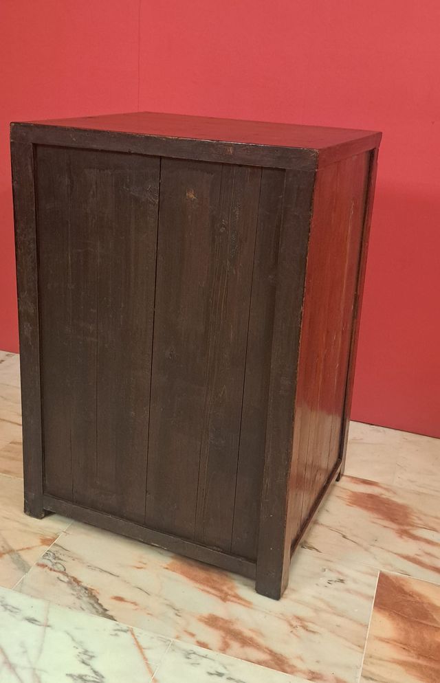 Mobili asiatici antichi.