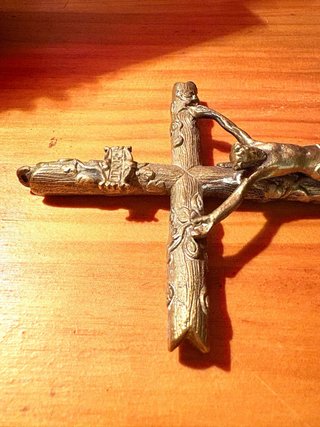ANTIGUO CRUCIFIJO DE BRONCE