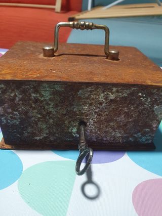 Caja fuerte antigua