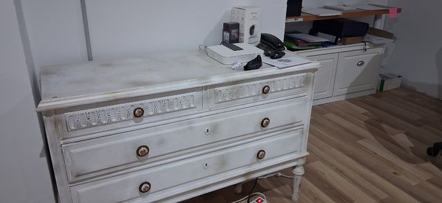 Cómoda restaurada año 1989