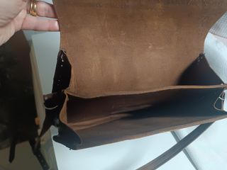 Borsa tracolla in cuoio rifinito a mano