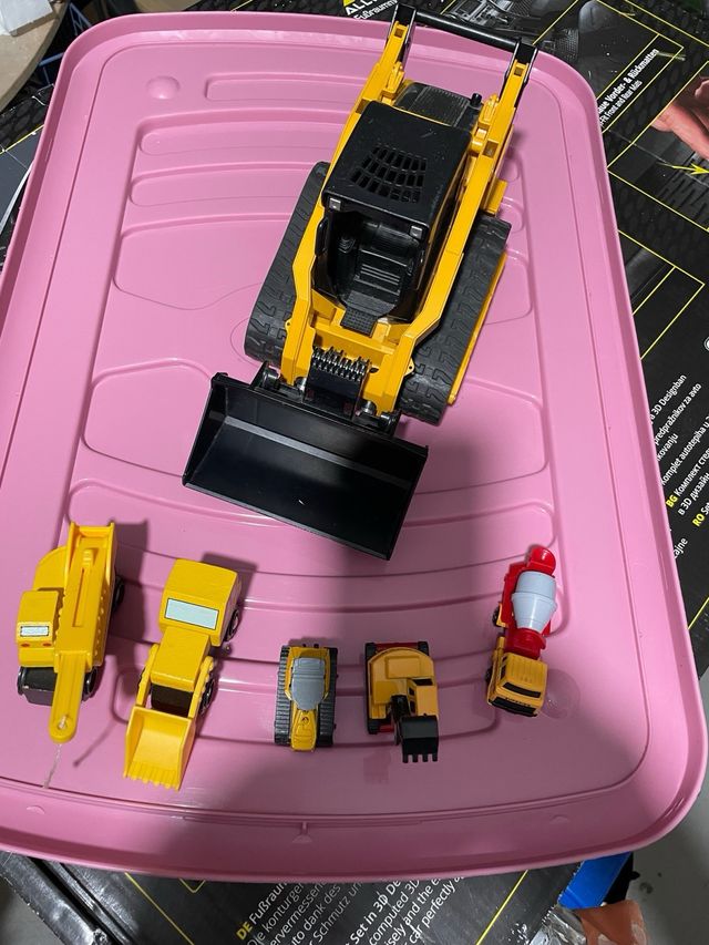 Escavatore giocattolo CAT