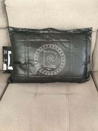 Cojin Pierre Cardin