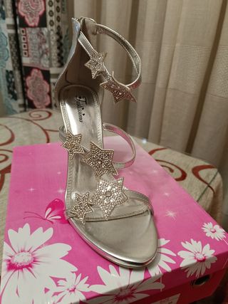 Sandalia de tacón