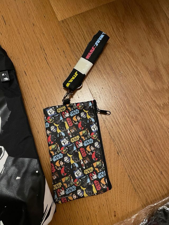 set tracolla , cappellino , portadocumenti