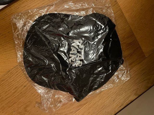 set tracolla , cappellino , portadocumenti