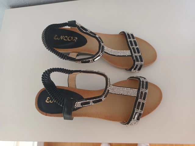 Sandalias nuevas 38
