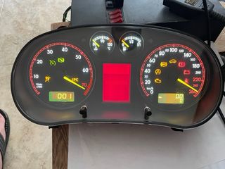 Barrido LED de agujas al dar contacto