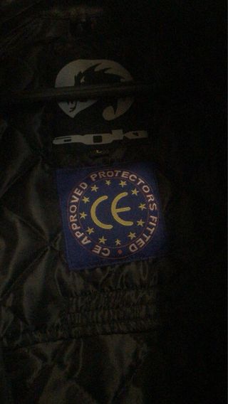 Chaqueta motera para mujer a estrenar.