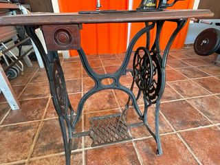 Maquina de coser antigua SINGER