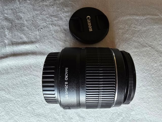 Objetivo Canon EF-S 18-55mm f/3.5-5.6 IS II