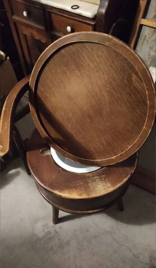 Sillón inodoro antiguo
