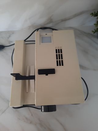 Oferta proyector de diapositivas antiguo.