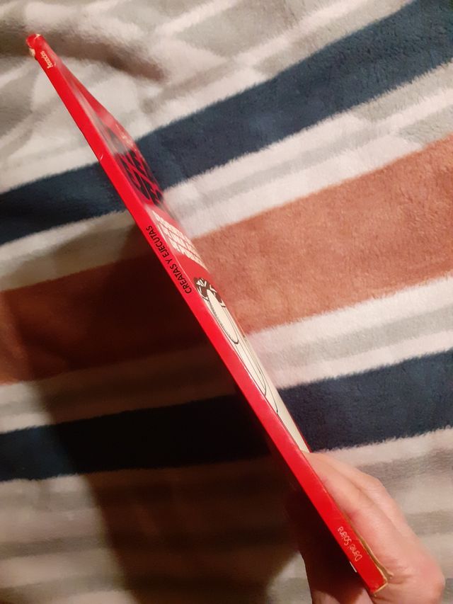 Creatas y ejecutas, dedicado por autor