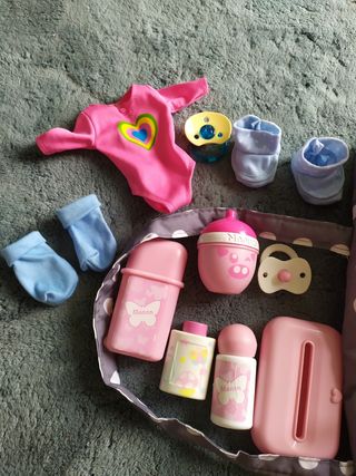 Muñeca con accesorios