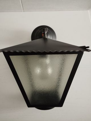 Farol metálico negro para exteriores