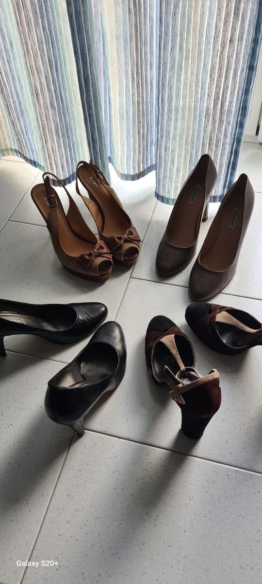 4 paia di scarpe con tacco