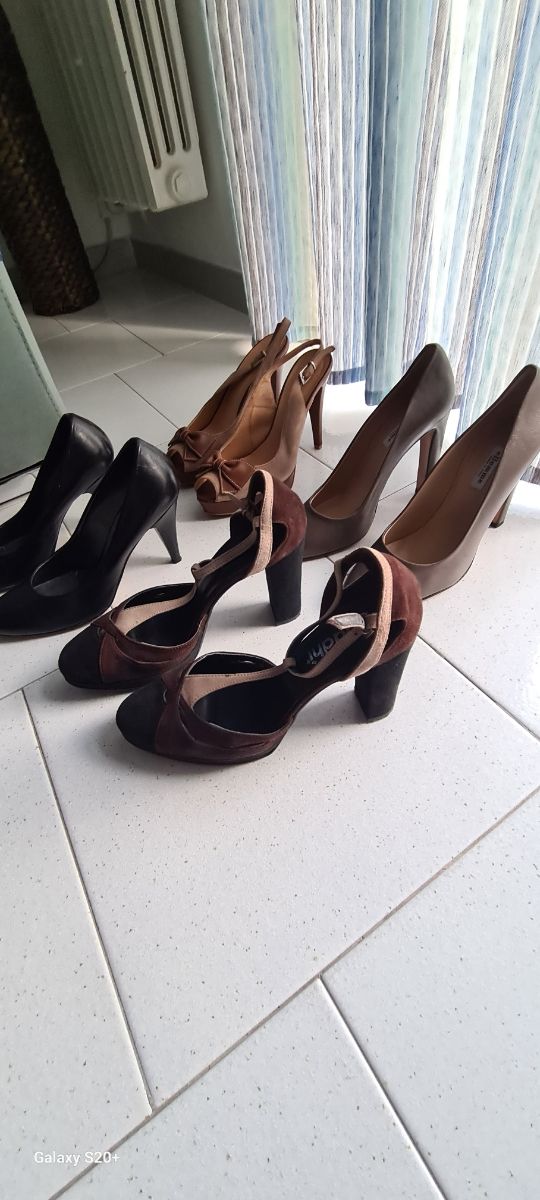 4 paia di scarpe con tacco